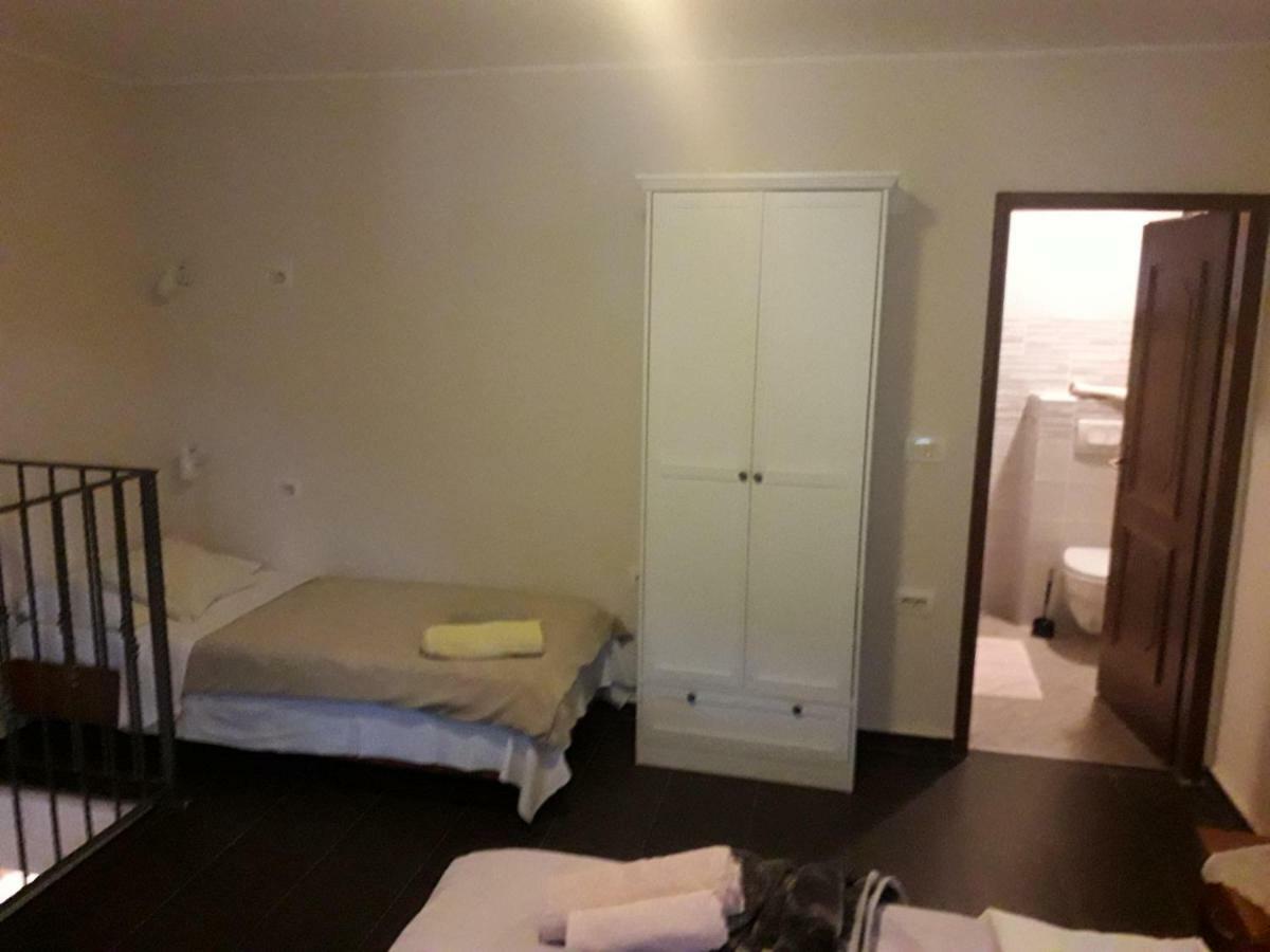 Apartments And Rooms Deskovic Мощеницька Драга Екстер'єр фото