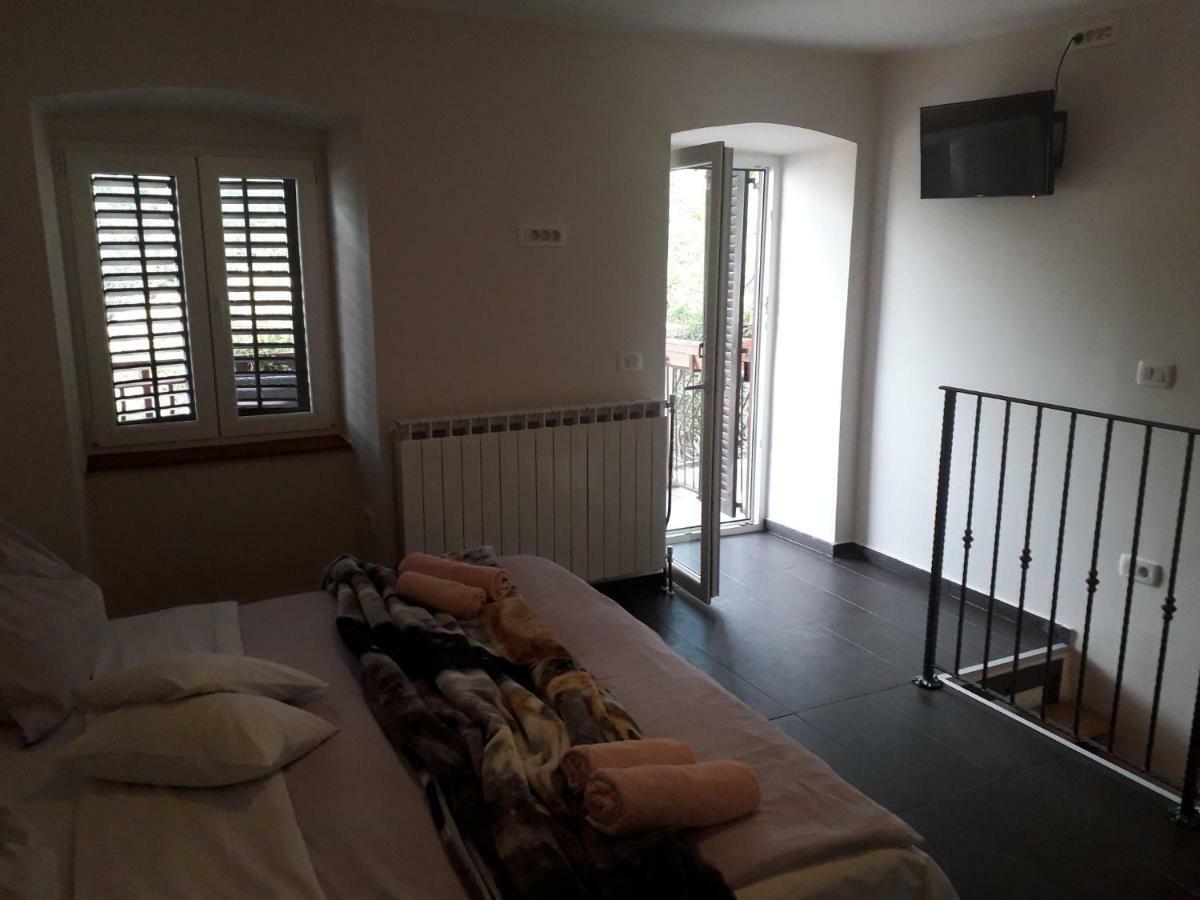 Apartments And Rooms Deskovic Мощеницька Драга Екстер'єр фото